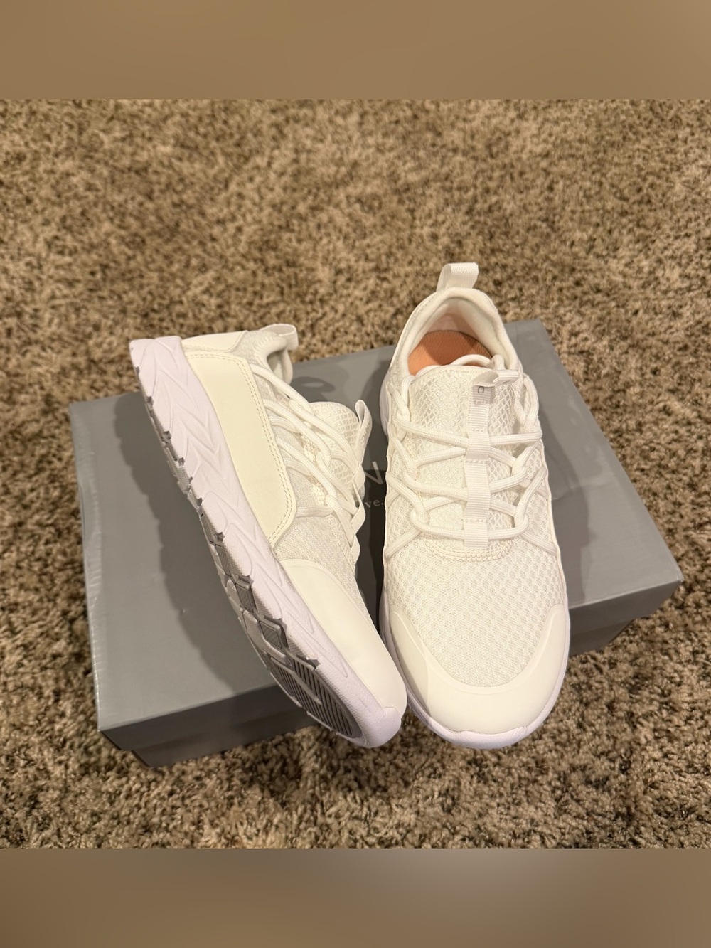 Vionic Women's White Mesh Lace-Up Sneakers